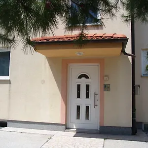apartment-ines-medulin.in-istria.net/